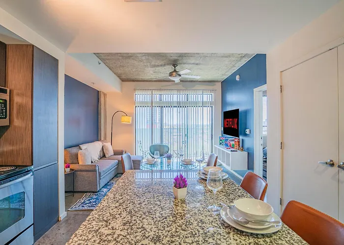Modern 1bd In Cdt With Gym And Pool * Phoenix