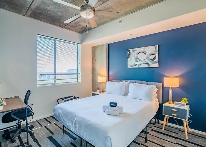 Modern 1bd In Cdt With Gym And Pool Phoenix