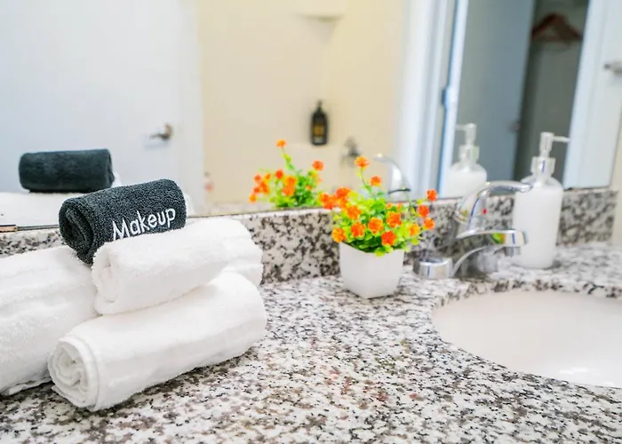 Modern 1bd In Cdt With Gym And Pool * Phoenix
