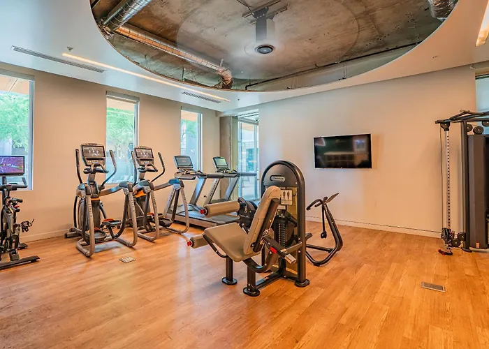 Modern 1bd In Cdt With Gym And Pool Phoenix